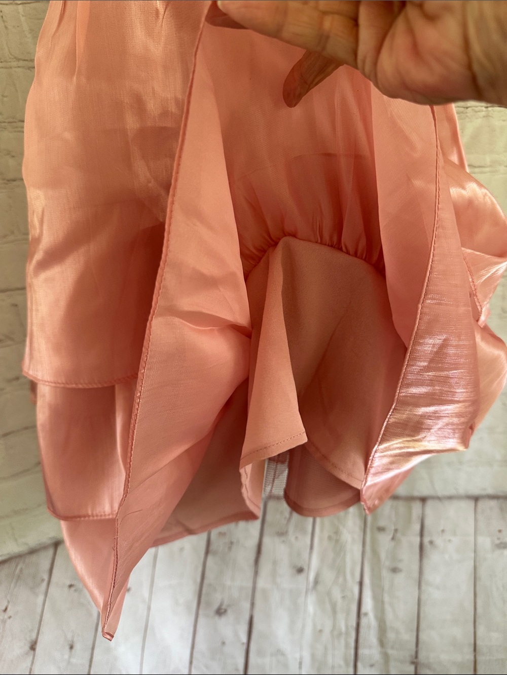 Francesca’s Mi ami Pink Satin Pin Tuck Tiered Spaghetti-Strap Dress size L - Picture 6 of 13